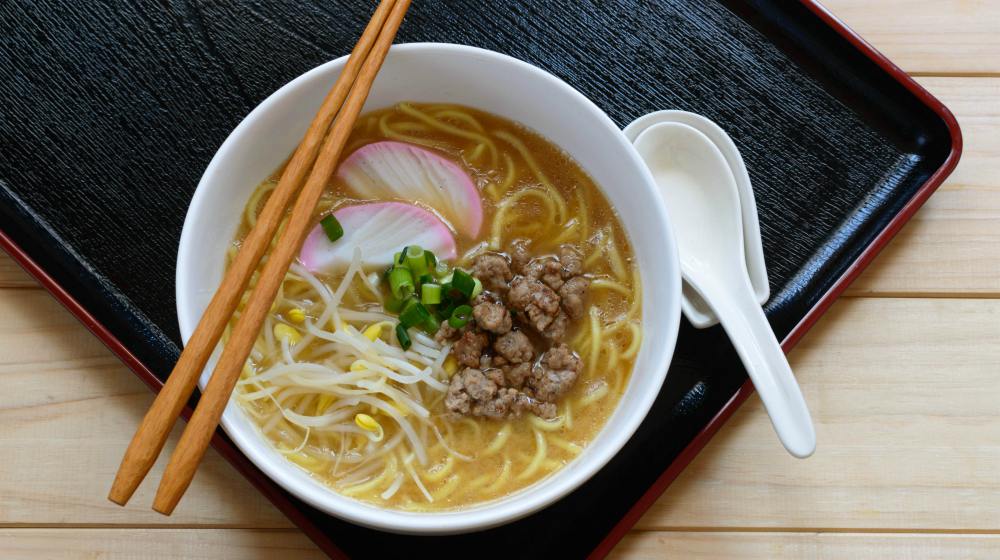 a bowl of gluten free ramen noodles | MIND Diet: Foods That Fight Alzheimer’s Disease + Recipes | mind diet recipes | brain healthy foods | Featured