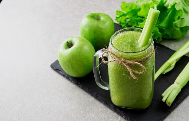 Blended green apple and celery smoothies | Apple & Celery Juice | 8 Celery Juice Benefits For Overall Health